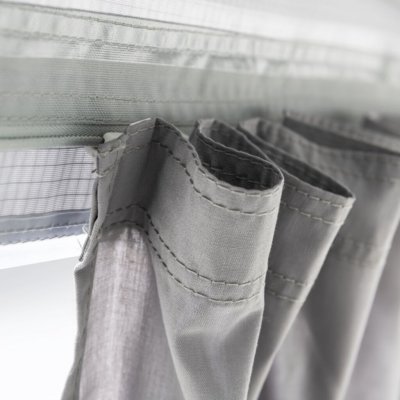 Gordijnen zijn inbegrepen bij de Dometic Rally Air Tour 390 M voortent.