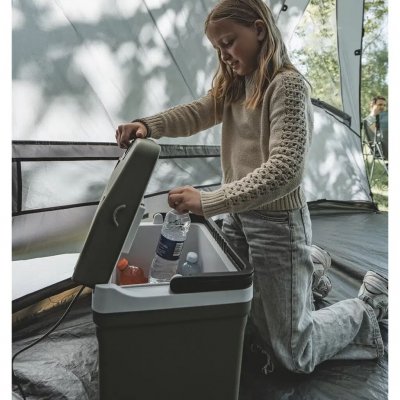 De koelbox is perfect voor picknicks.