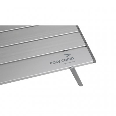 De tafel is gemaakt van aluminium.