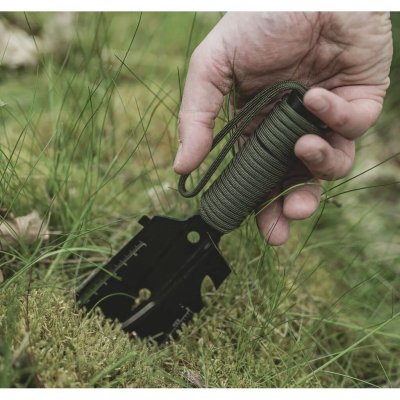 De handschep is veelzijdig en ideaal voor wandelen, kamperen of noodsituaties.
