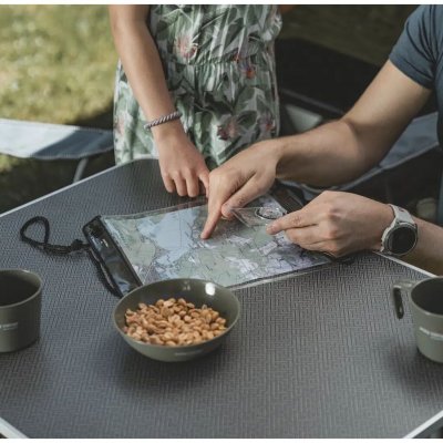 Easy Camp Kaartmap heeft een kijkvenster van 25 x 25 cm.