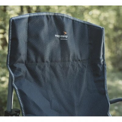 De stoel is perfect voor maaltijden en andere momenten buitenshuis.