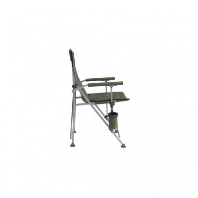 Comfortabele campingstoel met gewatteerde armleuningen en bekerhouder.