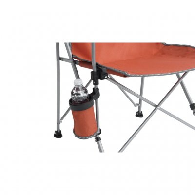 De stoel heeft een praktische bekerhouder.