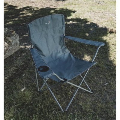 Een stevige en opvouwbare stoel, perfect voor kamperen, het strand of de tuin.