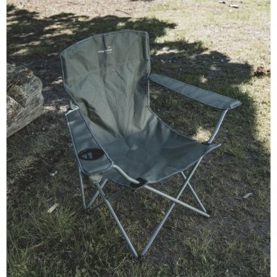 Een stevige en opvouwbare stoel, perfect voor kamperen, het strand of de tuin.