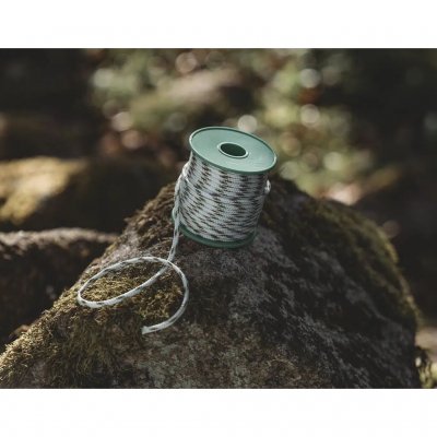 20 meter nylon scheerlijn. Geschikt voor zowel tenten als reparaties in het veld.