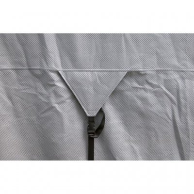Reinforced attachment points provide a better fit and protect against wear against the caravan or motorhome.