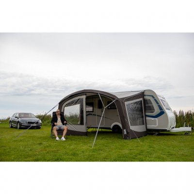 Praktische voorkant die van de zonnekap een luifeltent maakt