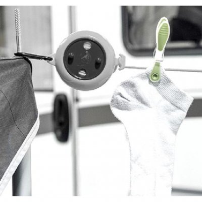 Extendable clothesline that is easily attached between two points