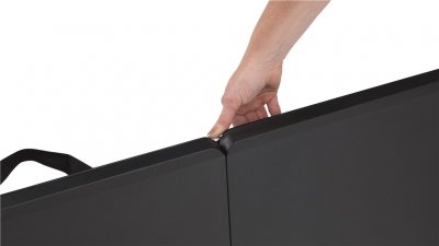 Locking provides stability to the disc on the camping table