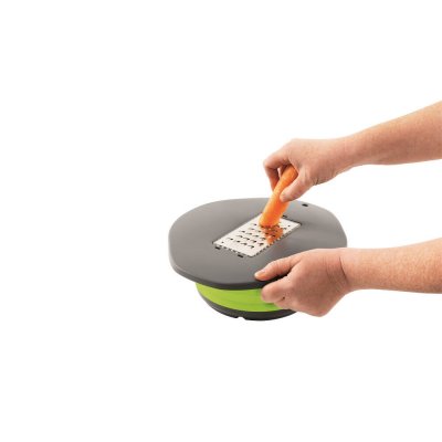 Rivjärnet underlättar matlagningen både på campingplatsen och i vildmarken.