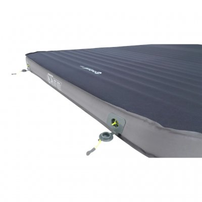 Dubbele ventielen zorgen voor een snelle inflatie van de Outwell Highway Campervan 114.