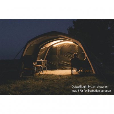 Het Outwell Night Light-systeem zorgt voor een aangenaam licht in de tent.