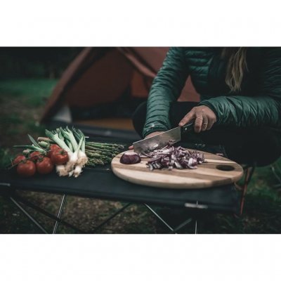 Kleine en lichte tafel met een frame van duurzaam aluminium en een tafelblad van duurzaam Oxford-polyester.