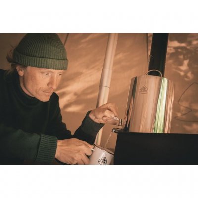 Waterreservoir/waterketel met kraan die eenvoudig aan de kachelpijp wordt bevestigd.