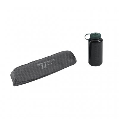 De tafel heeft een compact pakformaat en is eenvoudig in te klappen en op te bergen in de meegeleverde draagtas.