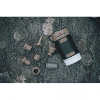 De luchtbedpomp van Robens wordt geleverd met 5 verschillende mondstukken en een adapter voor Robens slaapmatten en Outwell FHF-