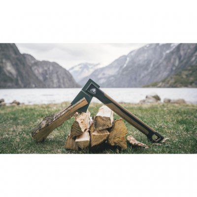 Een grotere wildernessbijl van Robens.