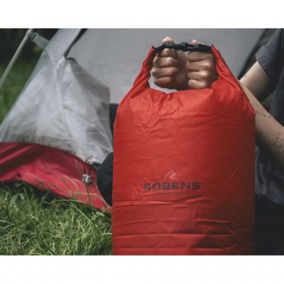 De bodem van de Robens Dry Bag 35 is vierkant, waardoor je het inpakken erin kunt optimaliseren.