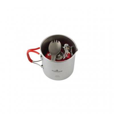 De set kan compact worden ingepakt en is ontworpen om een gaspatroon van 100 g of 230 g binnenin te passen wanneer deze is ingep