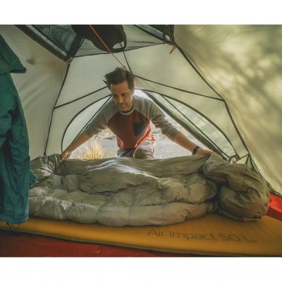 Warme en compact in te pakken slaapzak van Robens, geschikt van de lente tot de herfst.