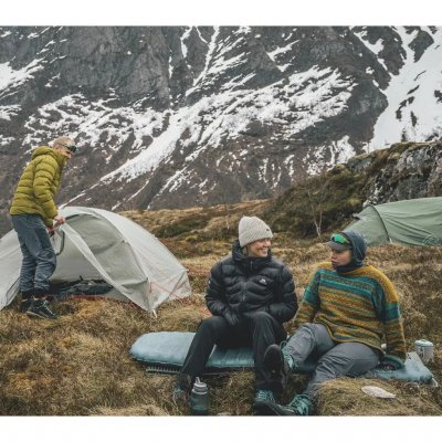 Zelfopblazende en opblaasbare slaapmat voor bergtochten, jacht-/vistrips of andere activiteiten die een laag gewicht en duurzame