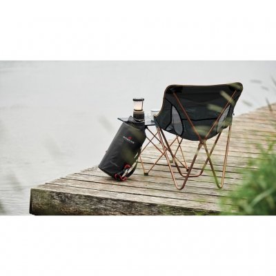 Koeltas van 10 liter van slijtvast en waterafstotend materiaal. De tas kan ook worden gebruikt als waterdichte opbergtas voor je