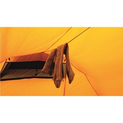 Innertältet har en torklina i taket.