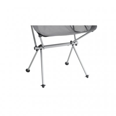 Brede poten geven de stoel betere stabiliteit op zachte ondergrond.