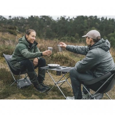 2-pack mokken van duurzaam roestvrij staal. Stapelbaar om de pakmaat te verkleinen.
