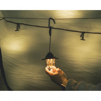 Kleine, lichte en oplaadbare campinglamp met ophanglus en krachtige batterij.