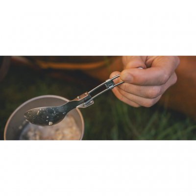 De combinatie van lepel en vork maakt de opvouwbare spork van Robens perfect voor de meeste maaltijden in de buitenlucht.