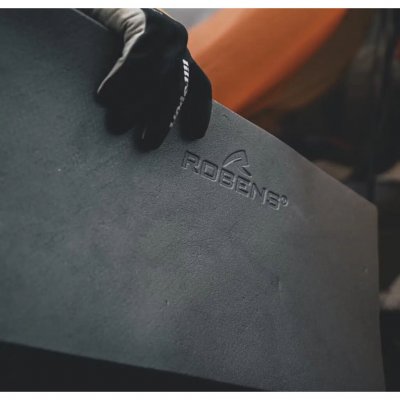 Robens ZigZag slaapmat is gemaakt van XPE, dat zowel duurzaam is als goede isolatie en comfort biedt.