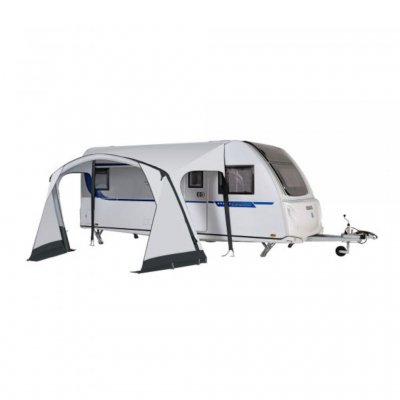 Two side doors with windows that can be rolled up on sunny days