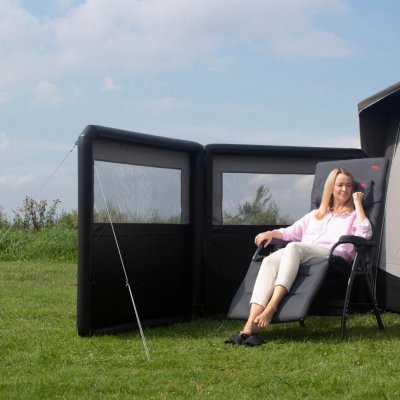 Tenta Rock 2 Air wind shelter is a stable wind shelter of 3 m with air channels.