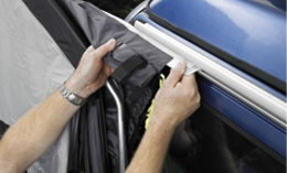 Bevestig de bustent met een kederlijst